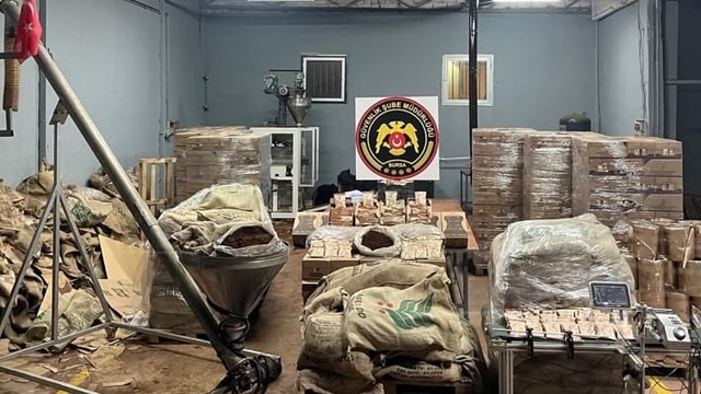 Sağlıksız koşullarda ürettikleri 4 ton kahveyi, piyasaya sürmeye hazırlanan 5 şüpheli yakalandı