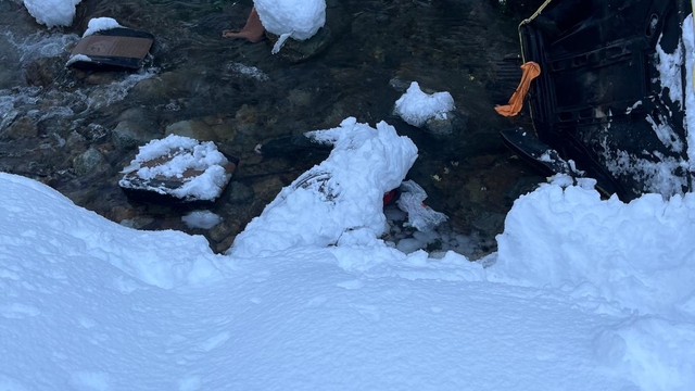 Cip, dereye yuvarlandı; 2 ölü