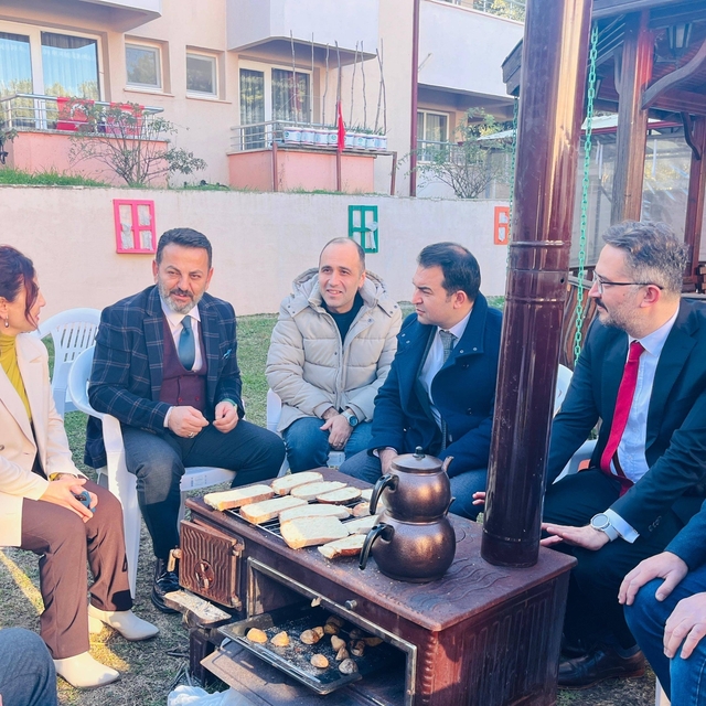 Bilecik'te huzurevinde 'Salçalı ekmek' etkinliği