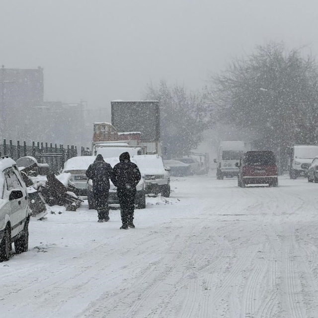Diyarbakır'da kar yağışı başladı