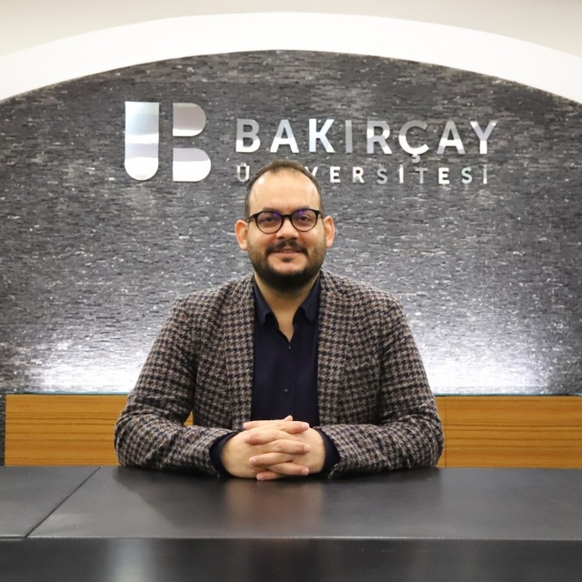 Bakırçay Üniversitesi'nden büyük gurur: Prof. Dr. Kadri Özdemir dünya 270'i...