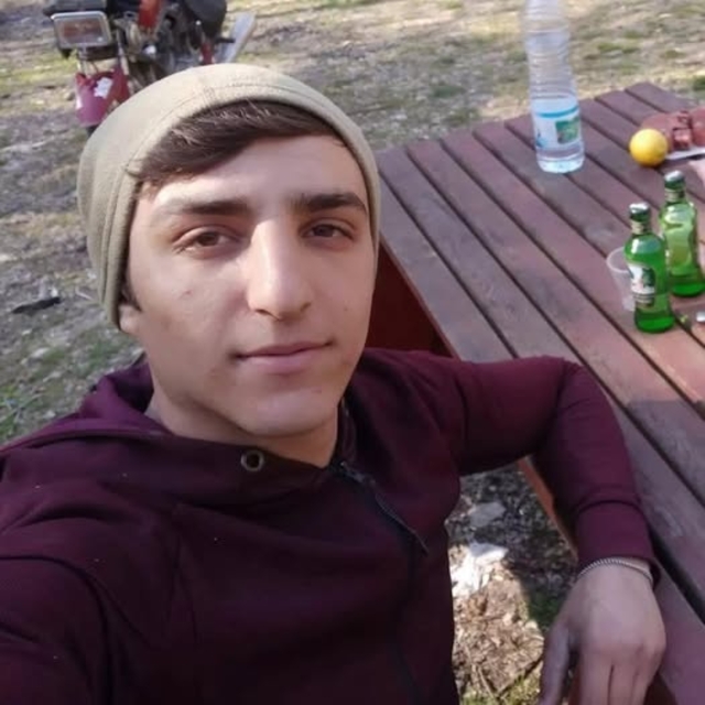 Gönen'de işçi servis midibüsü ile otomobil çarpıştı: 1 ölü, 8 yaralı