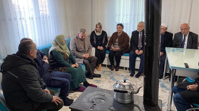 Niksar Kaymakamı Perçi, şehit ailesini ziyaret etti