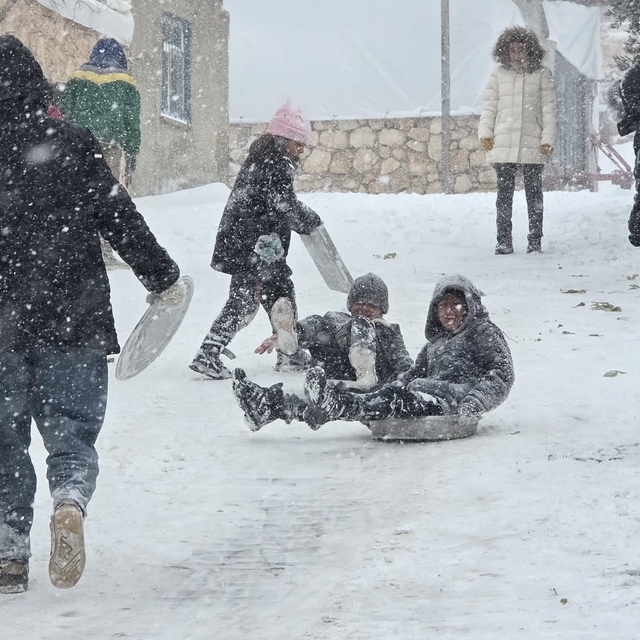 Adıyaman'da çocukların kar keyfi