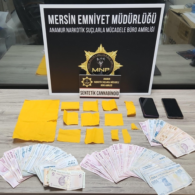 Uyuşturucuyu emdirilen kâğıtlarda satan şüpheli yakalanıp tutuklandı