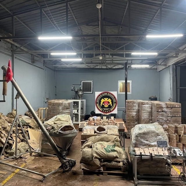 Bursa'da sahte kahve operasyonu: Tonlarca ürün ele geçirildi