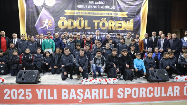 Ağrı'da 2025 yılı sporcu ve antrenör ödül töreni yapıldı