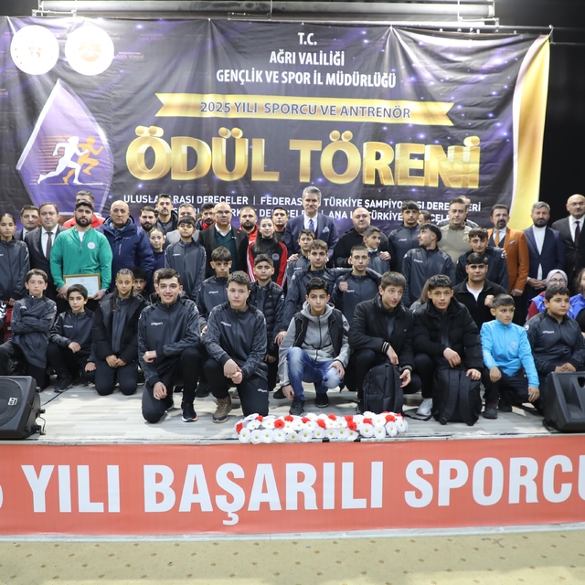 Ağrı'da 2025 yılı sporcu ve antrenör ödül töreni yapıldı