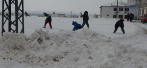 Kilis'te karın keyfini çocuklar çıkardı