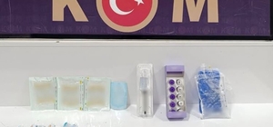 Isparta'da kaçakçılık operasyonu: Alkol ve kaçak tıbbi malzemeler ele geçir...