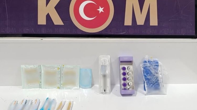 Isparta'da kaçakçılık operasyonu: Alkol ve kaçak tıbbi malzemeler ele geçirildi