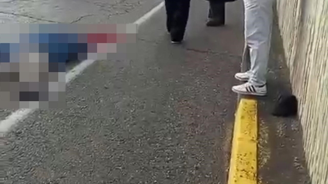 Yolun karşısına geçerken otomobilin çarptığı adam öldü