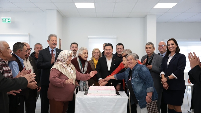 Başkan Aras'tan Yaşamevi'ni mutlu eden ziyaret