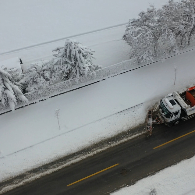 Malatya'da ekiplerin karla mücadele çalışması