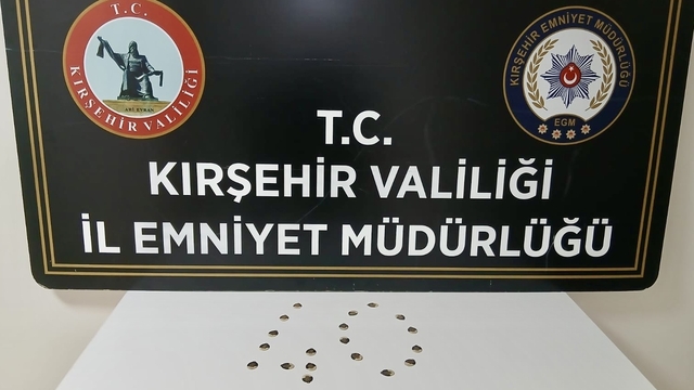 Kırşehir'de kuyumcuya sahte altın satmaya çalışan şüpheli tutuklandı
