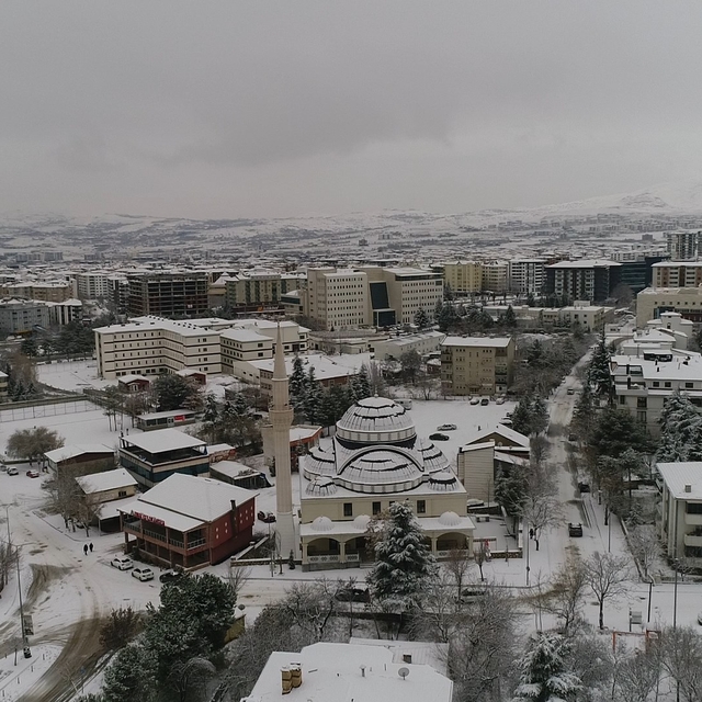 Elazığ'da 311 köy yolu, kardan ulaşıma kapandı (3)