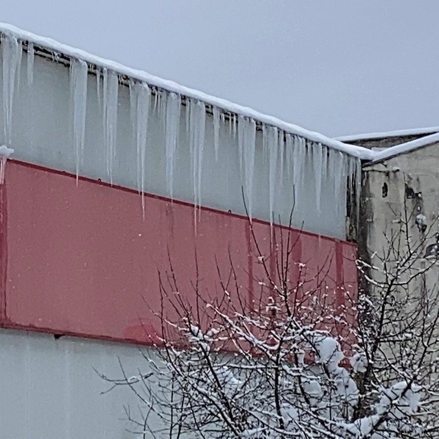 Bolu'da kar ve buz kütleleri tehlike saçıyor