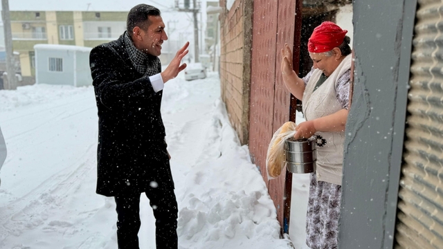 Çınar Kaymakamlığından örnek davranış
