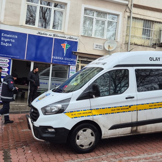 Yakınlarının haber alamadığı evli çift, evlerinde ölü bulundu