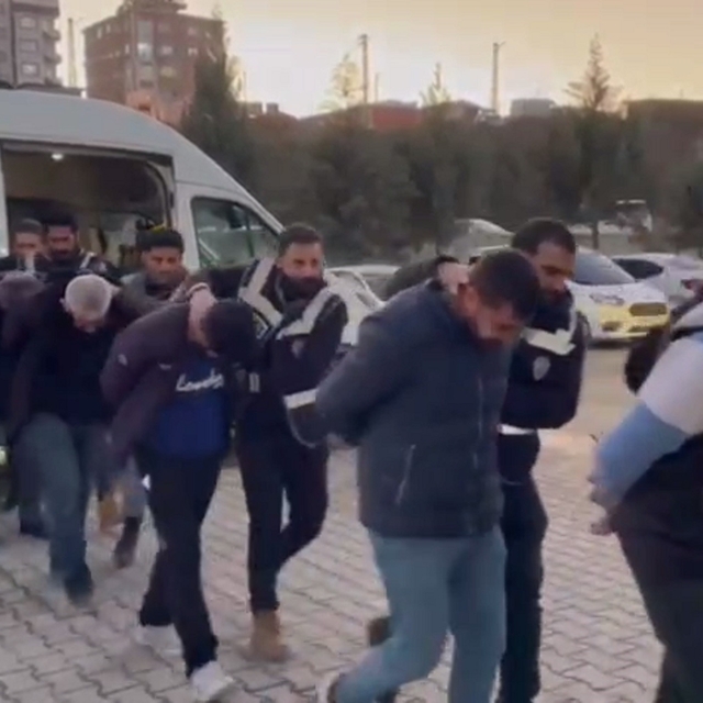 Hatay'da yeni yıl öncesi asayiş denetimi, hapis cezası ile aranan 52 şahıs...