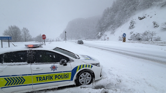 Bolu Dağı'nda yoğun kar yağışı
