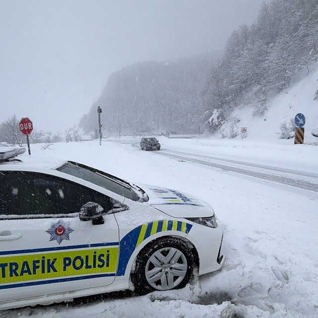 Bolu Dağı'nda yoğun kar yağışı