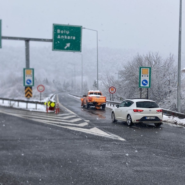 Bolu Dağı'nda kar yağışı ve sis (3)