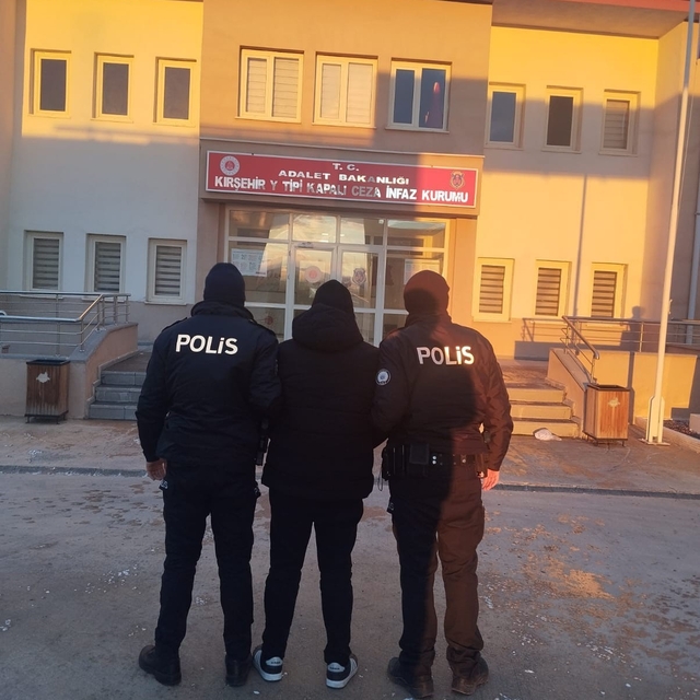 Sahte altın satmaya çalıştı polise yakalandı