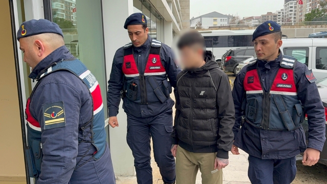 Samsun'da uyuşturucu hapla yakalanan 17 yaşındaki çocuk tutuklandı