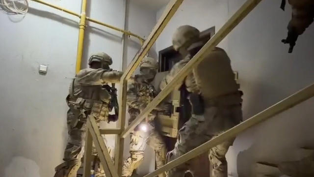 52 yıl kesinleşmiş hapsi olan şahıs Sakarya'da yakalandı
60 ayrı suç kaydı bulunuyordu, cezaevine gönderildi