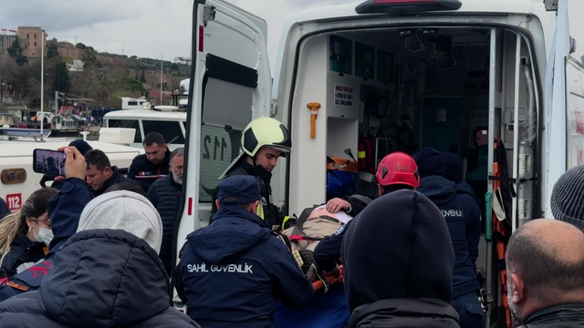 Denizde çırpınan vatandaş sahil güvenlik ekiplerince kurtarıldı