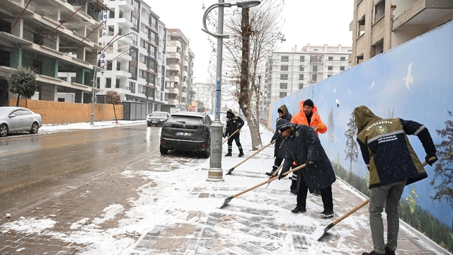 149 mahallede yol açma çalışmaları devam ediyor