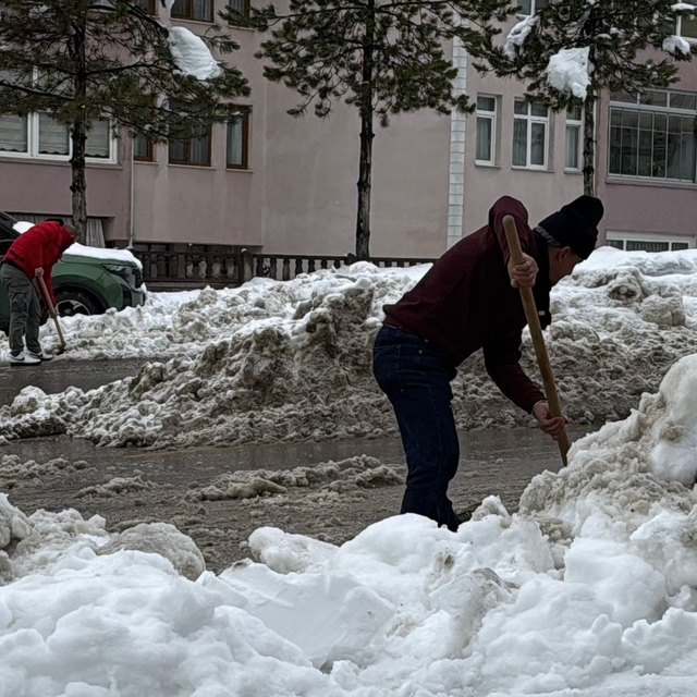 Karabük'ün yükseklerinde kar kalınlığı 2 metreye ulaştı