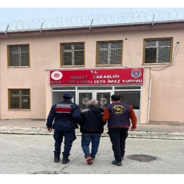 Bolu'da 40 yıl 10 ay hapis cezasıyla aranan firari hükümlü yakalandı