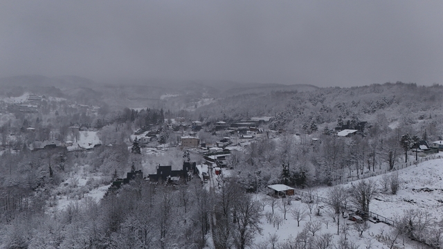 Sakarya'nın yüksek kesimlerinde kar yağışı etkili oluyor