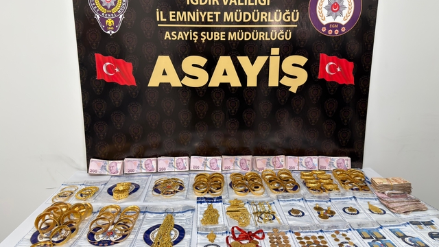 Iğdır'da kuyumcu soygununa ilişkin yakalanan 3 şüpheli adliyede