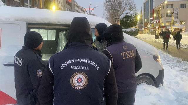 Bolu'da yılbaşı gecesi öncesi sıkı denetim: Tek tek kimlik kontrolü yapıldı