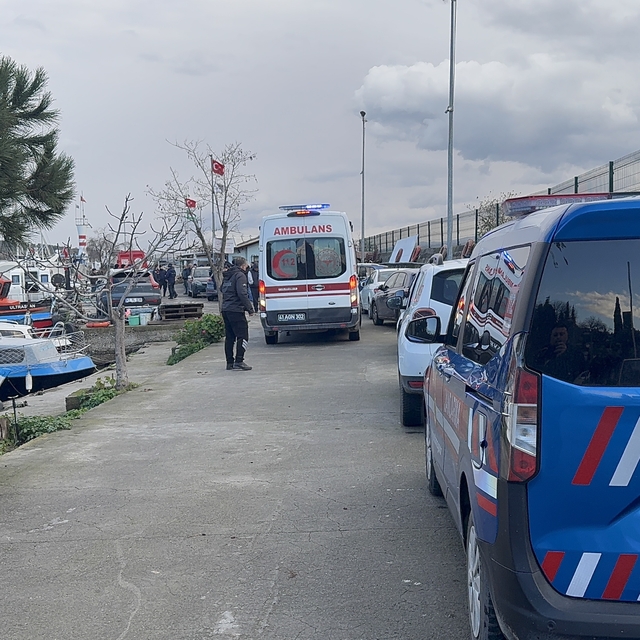 Denizde çırpınan kişiyi sahil güvenlik kurtardı