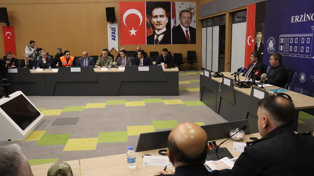 Erzincan'da Vali Aydoğdu başkanlığında "kış tedbirlerini değerlendirme" toplantısı yapıldı