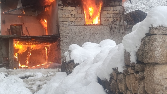 Kayseri'de evde çıkan yangın söndürüldü