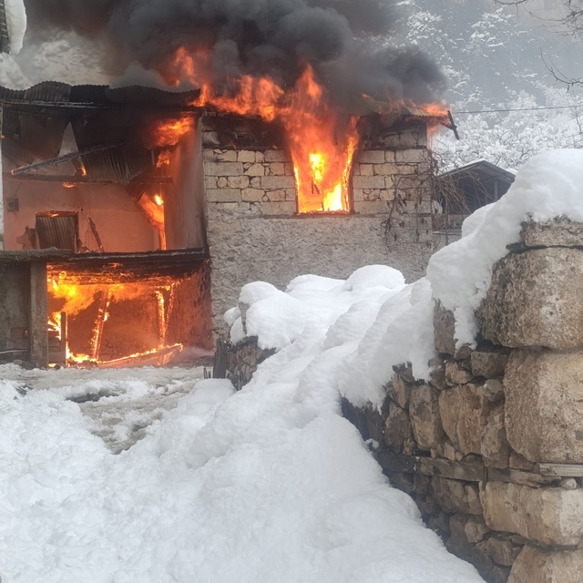 Kayseri'de evde çıkan yangın söndürüldü