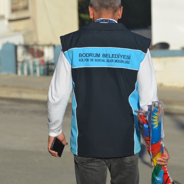 Bodrum Belediyesi minik yüzleri güldürdü