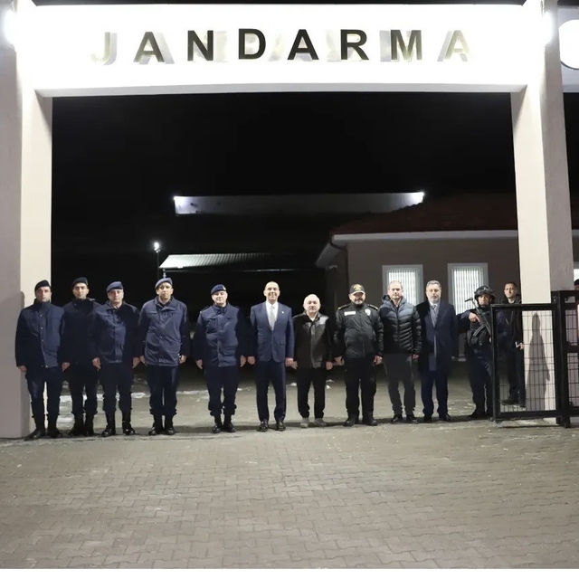 Vali Taşolar, görev başındaki ekiplerin yeni yılını kutladı