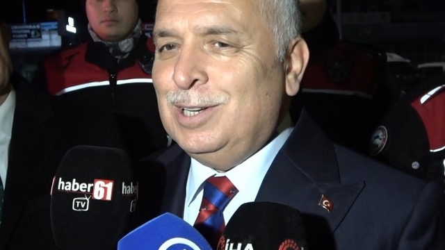 Trabzon Valisi Yıldırım: "2026 yılının 2025 yılından daha iyi geçmesini temenni ediyorum"
"İnşallah Gazze'de yaşanan olaylar biter, İsrail'in bu zulmü ortadan kalkar"
"Bu vatana ihanet etmeye kalkanlara ve bu vatana kastetmeye kalkanlarla her zaman mücadelemize devam edeceğiz"
