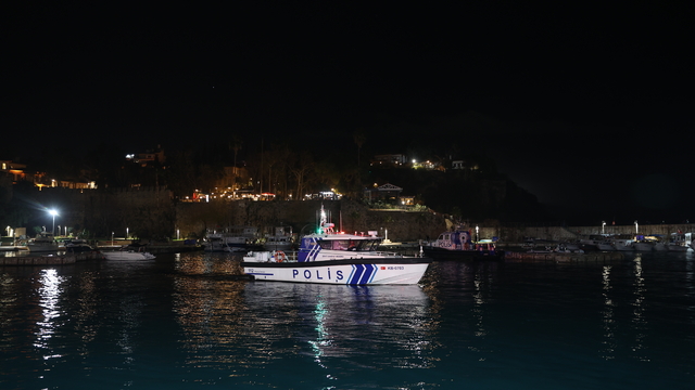 Antalya'da tarihi Kaleiçi'nde yeni yıl kutlamalarına yönelik denetim yapıldı