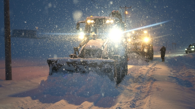 Muş'ta yeni yıl mesaisi: Vali Çakır sahadaki ekipleri ziyaret etti