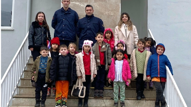 Kargı'da öğrenciler karakolu ziyaret etti