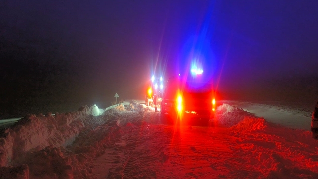Diyarbakır'ın Mardin, Şanlıurfa, Batman ve Elazığ güzergahlarında çok sayıda araç yolda kaldı