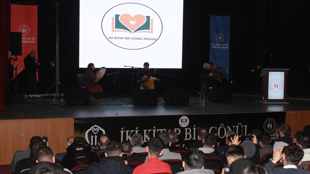 Siirt'te 'İki Kitap Bir Gönül Projesi' tanıtıldı