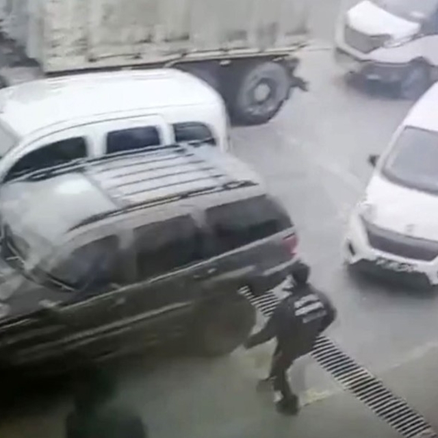 Araç muayene istasyonunda kaza: 3 araç hasar gördü